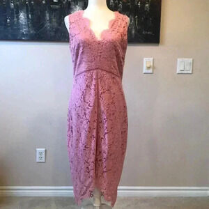 NWOT Pretty Pink floral lace High-low dress w/sexy scalloped Neckline-M